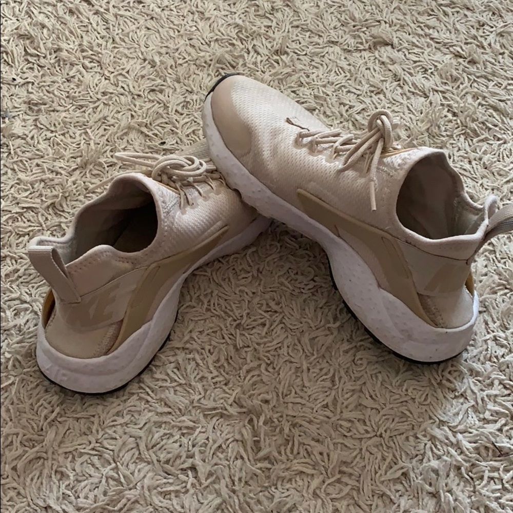 Nike Huaraches women’s 8